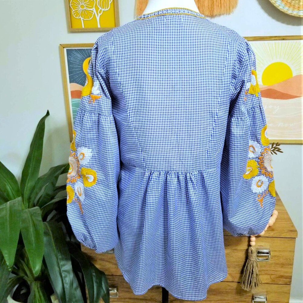 Top, Blouse. Blue & White Gingham. Embroidered. Jennifer & Grace. - Picture 8 of 16